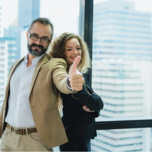 Descubra franquias baratas perfeitas para casais empreendedores em 2025. Veja opções acessíveis, dicas práticas e setores promissores para começar.